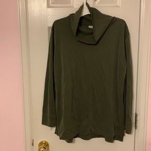A new day green light turtle neck size M.